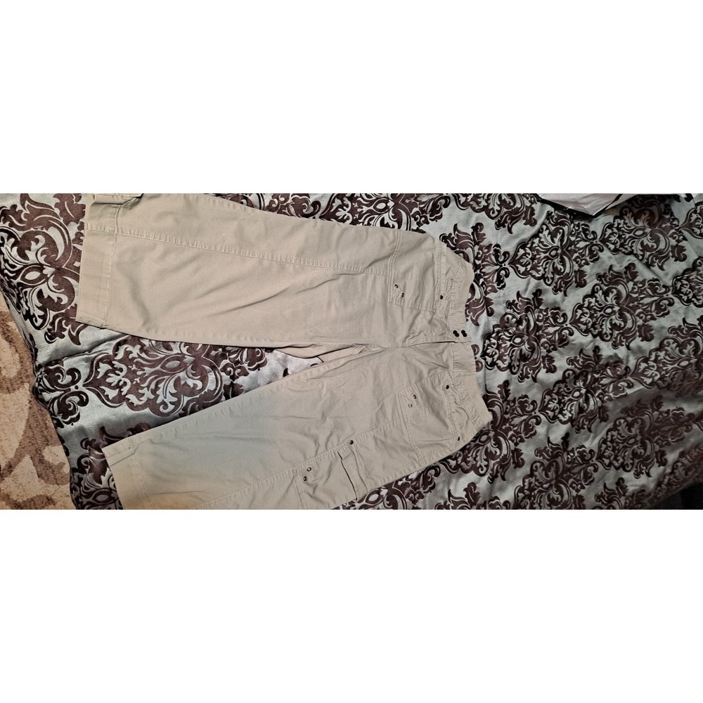 Women's Size 10 Green JM Collection Capri Pants